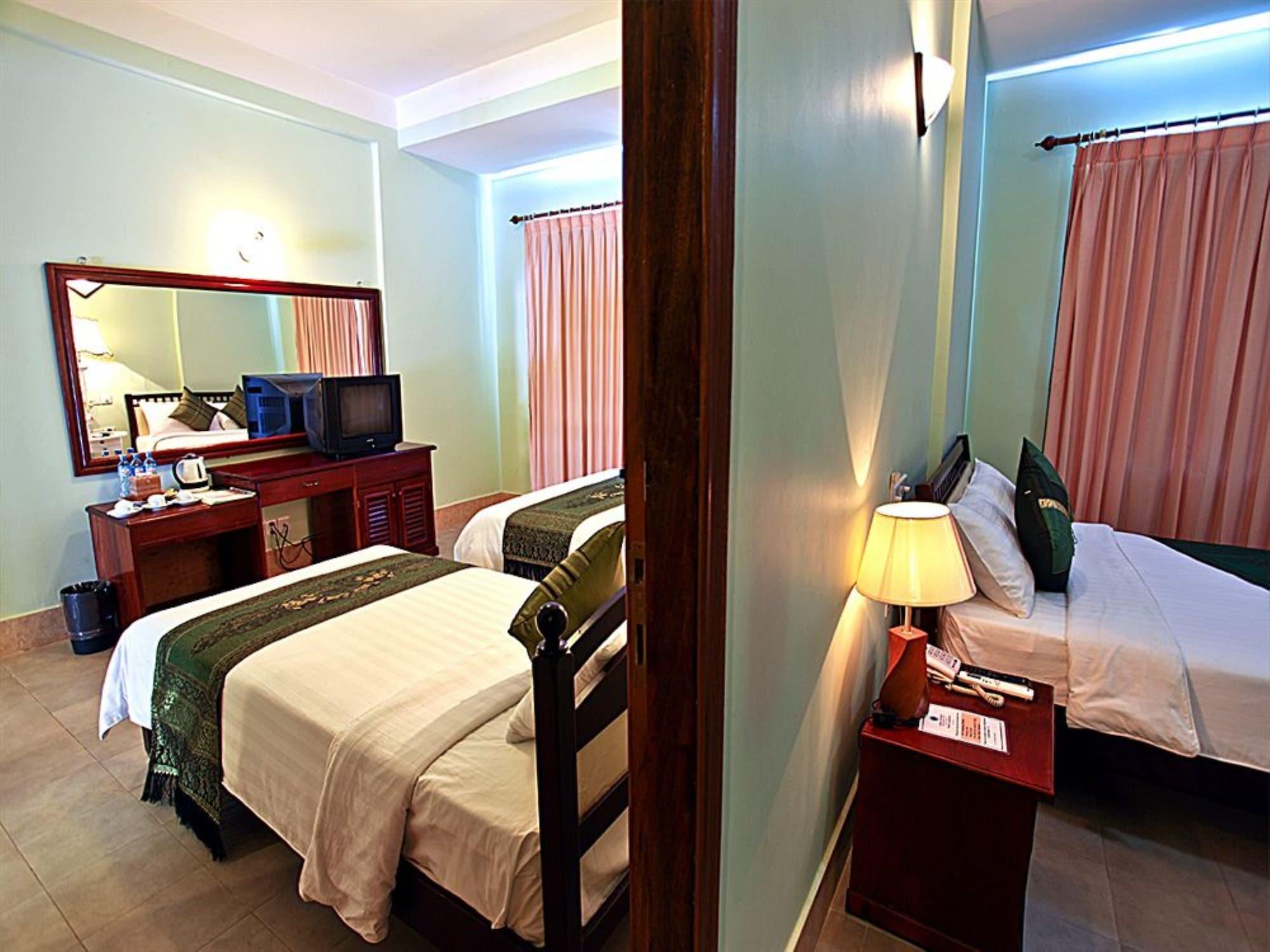 Parklane Hotel Siem Reap Dış mekan fotoğraf