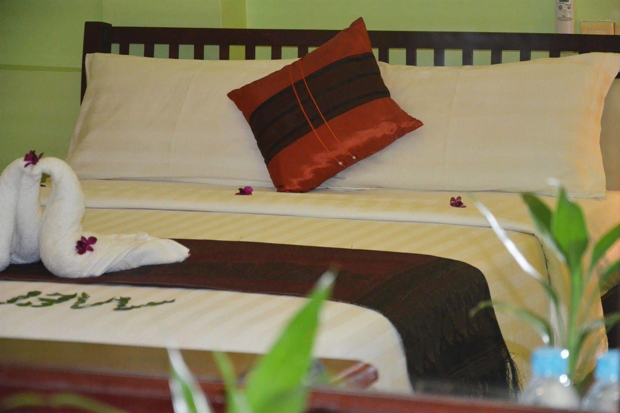 Parklane Hotel Siem Reap Dış mekan fotoğraf